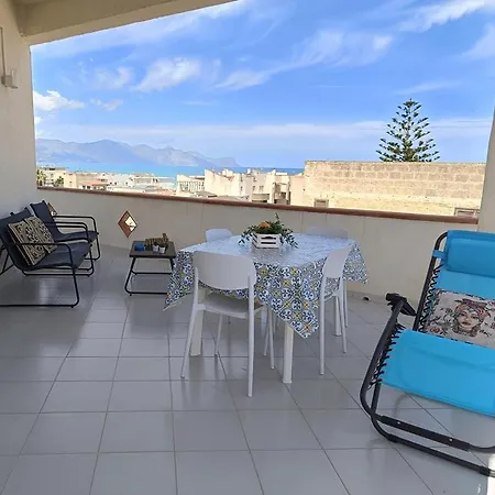 Onda Blu: Panoramic With Veranda And Parking Apartment *